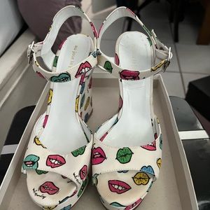 Au jour le jour Italian designer wedges size 10